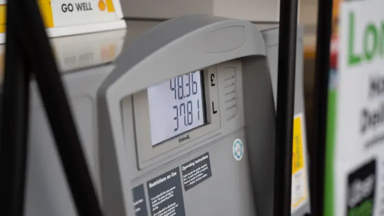Benzin und Diesel: Wann sich der Tankstellen-Umweg lohnt