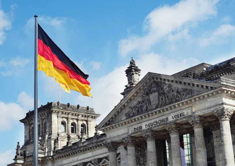 12. September: Der Zwei-plus-Vier-Vertrag als historischer Meilenstein