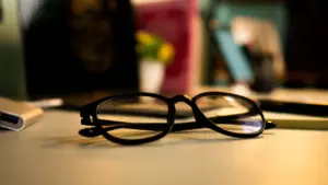 Bildschirmpausen im Büro: Eine einfache Routine für die Augen