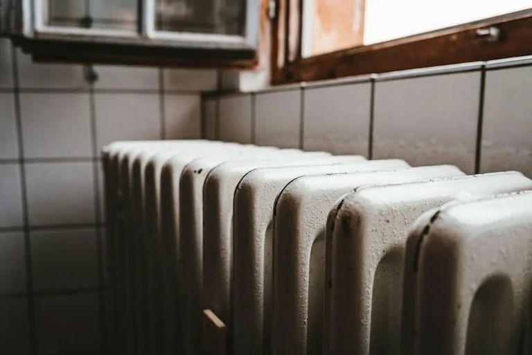 Heizkosten im Herbst: Gas, Fernwärme und Wärmepumpe vergleichen